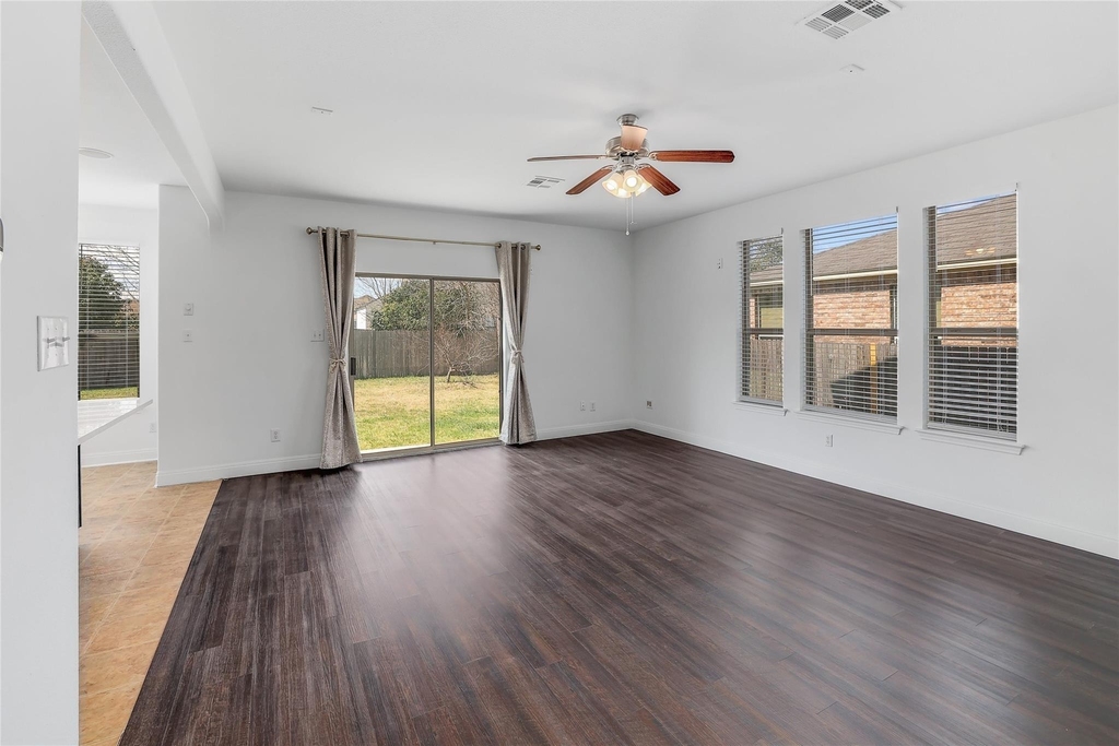 203 Ran Rd - Photo 7