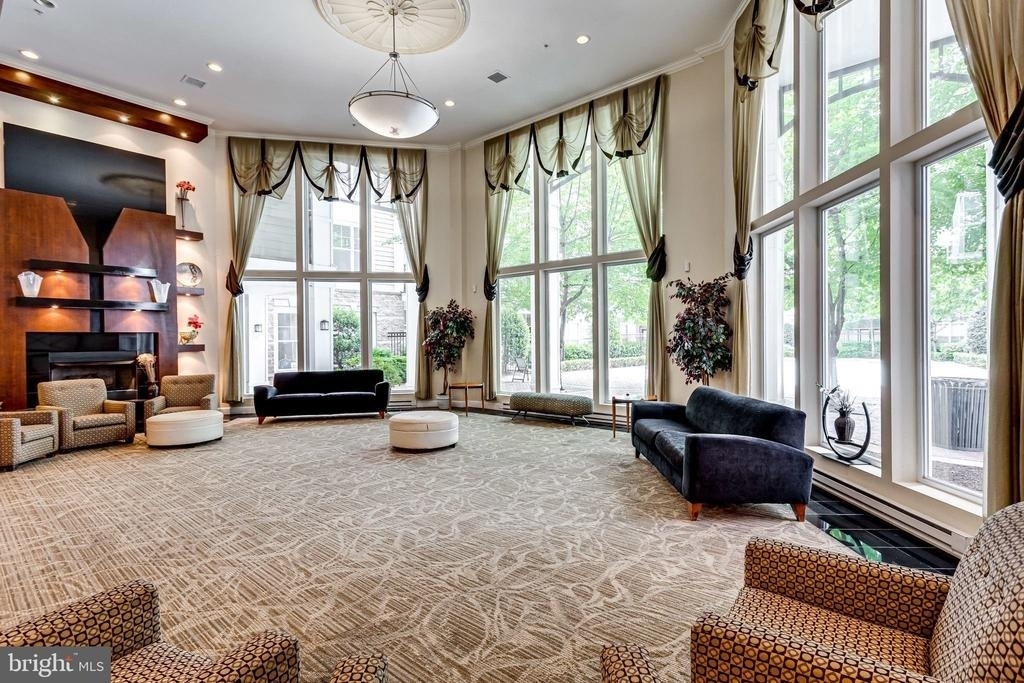 501 Hungerford Drive - Photo 3