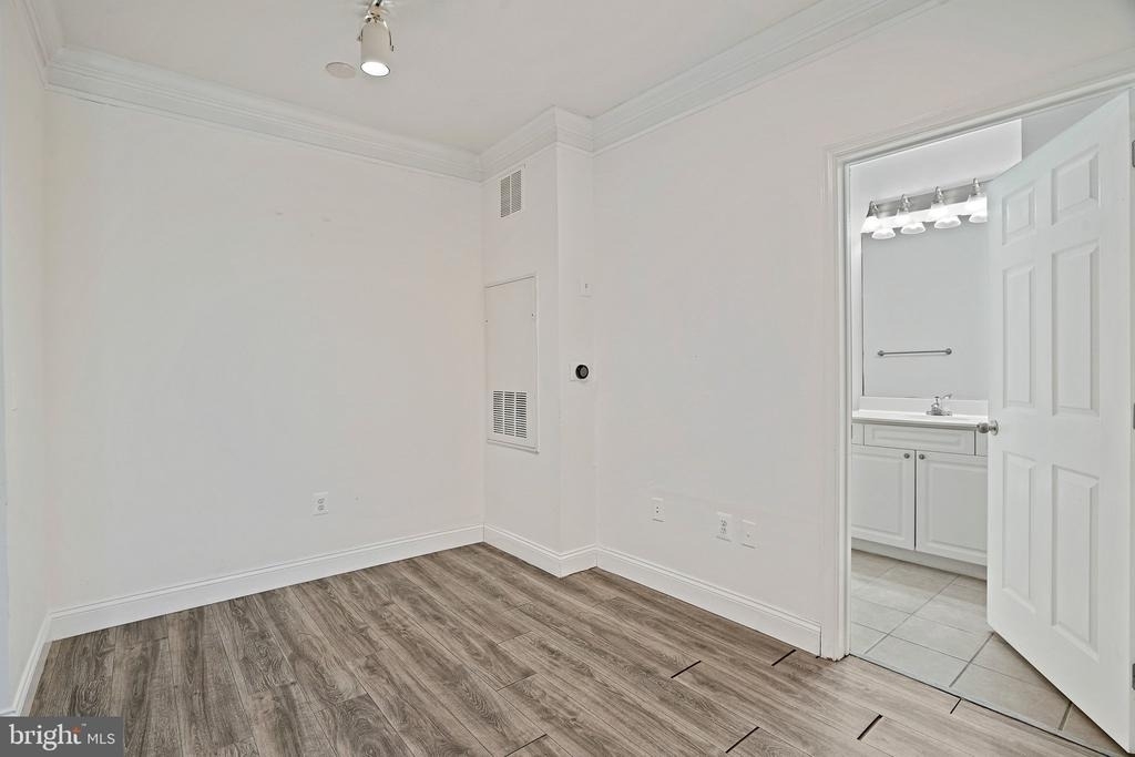 501 Hungerford Drive - Photo 16