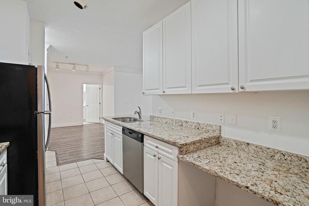 501 Hungerford Drive - Photo 10