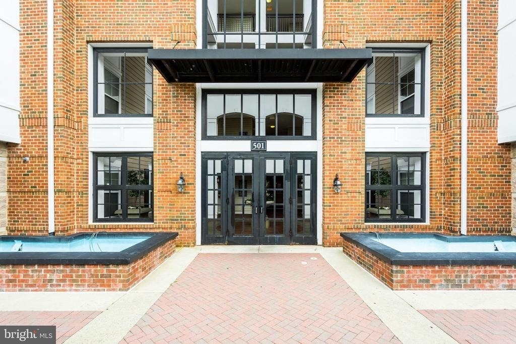 501 Hungerford Drive - Photo 2