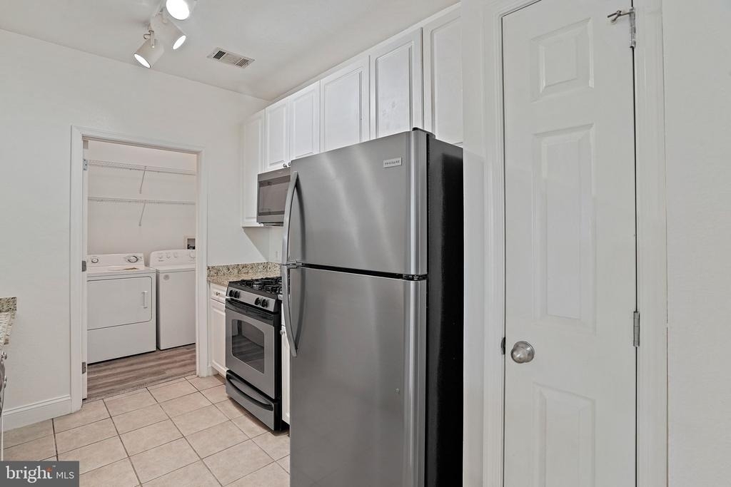 501 Hungerford Drive - Photo 8