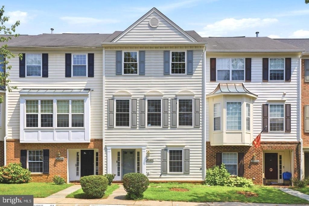 20207 Yankee Harbor Place - Photo 0
