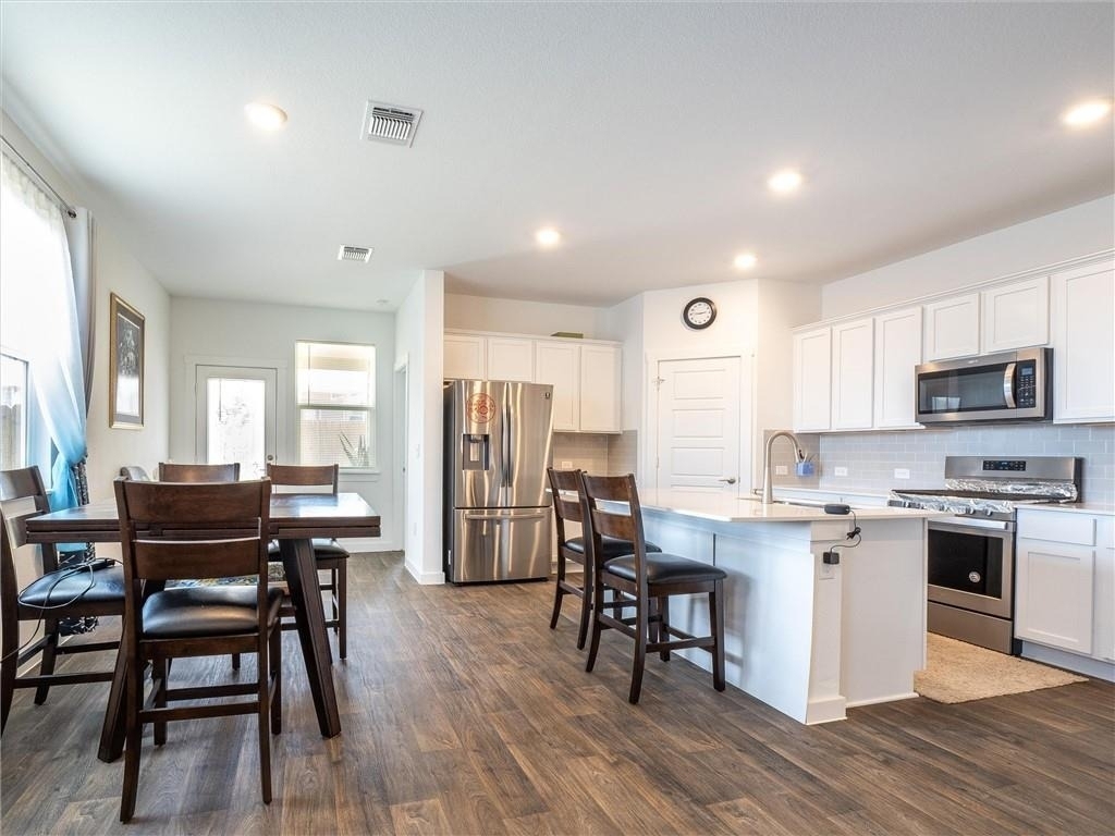 14020 Neskar Dr - Photo 2