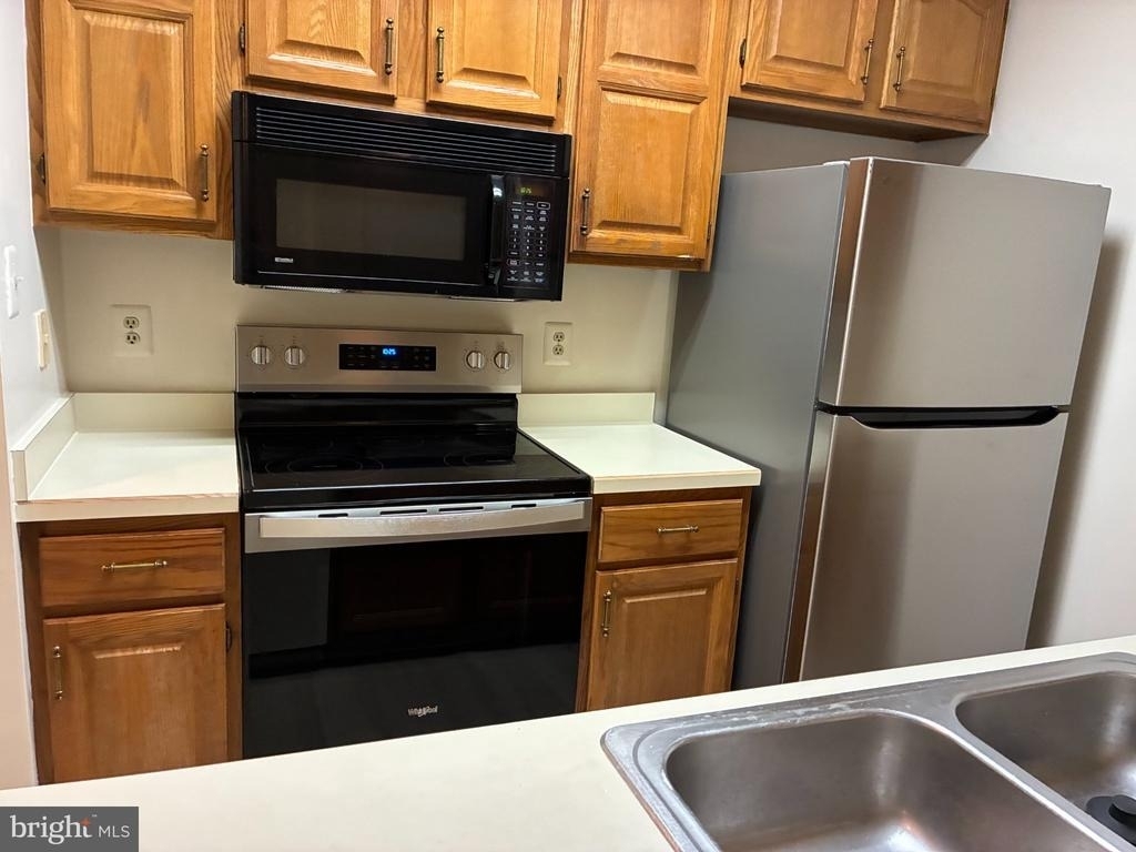 10832 Antigua Terrace - Photo 3