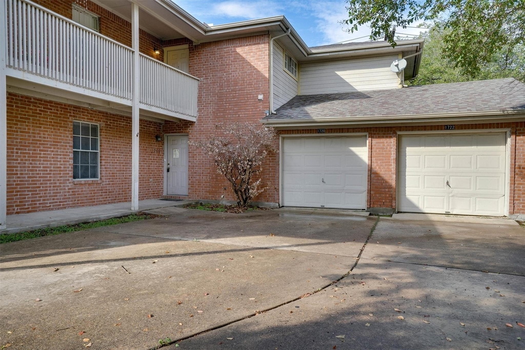 1720 Rawhide Loop - Photo 0