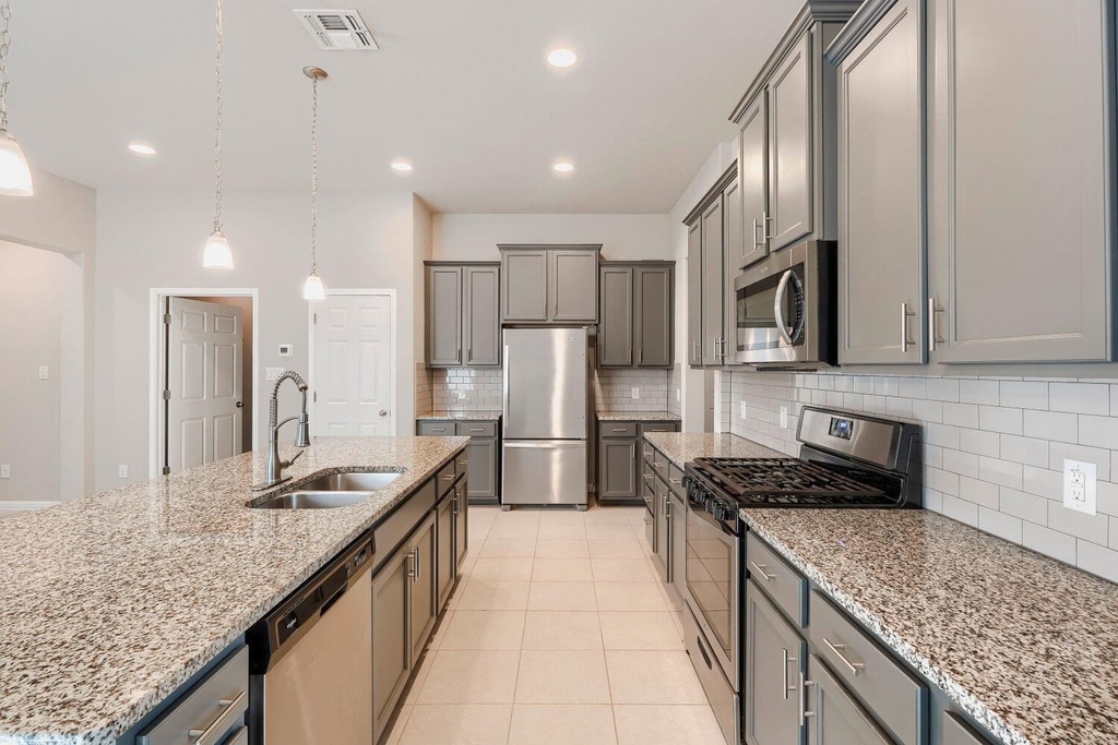 170 Silver Glen Dr - Photo 4