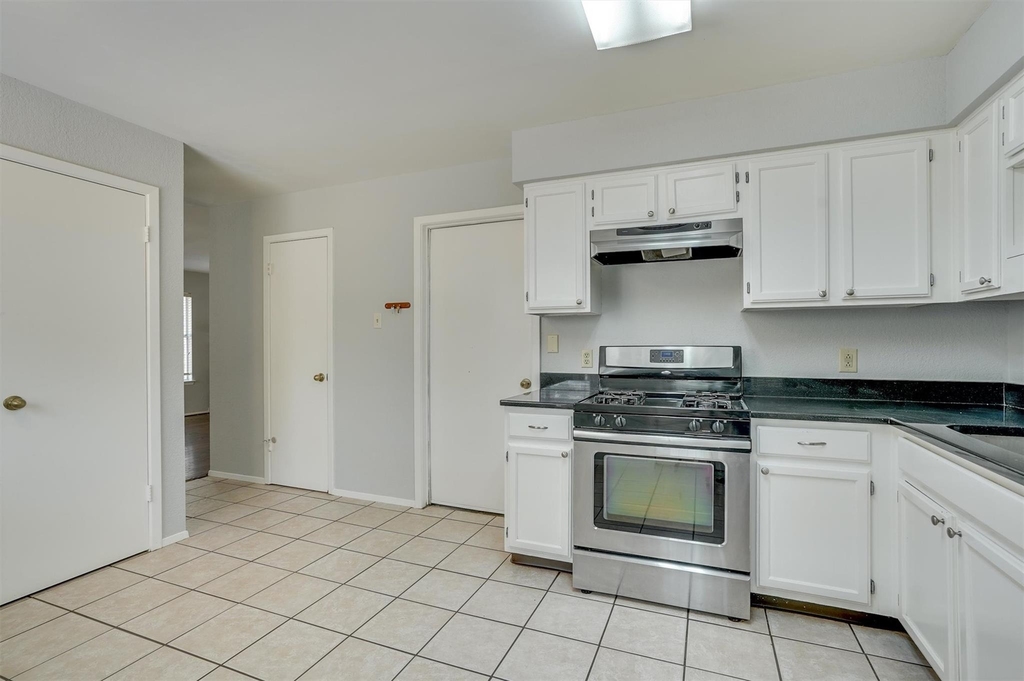 12716 Margit Dr - Photo 5