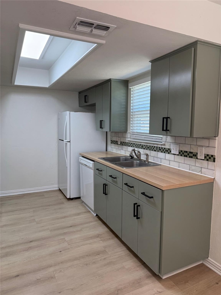 2107 Whispering Dr - Photo 3