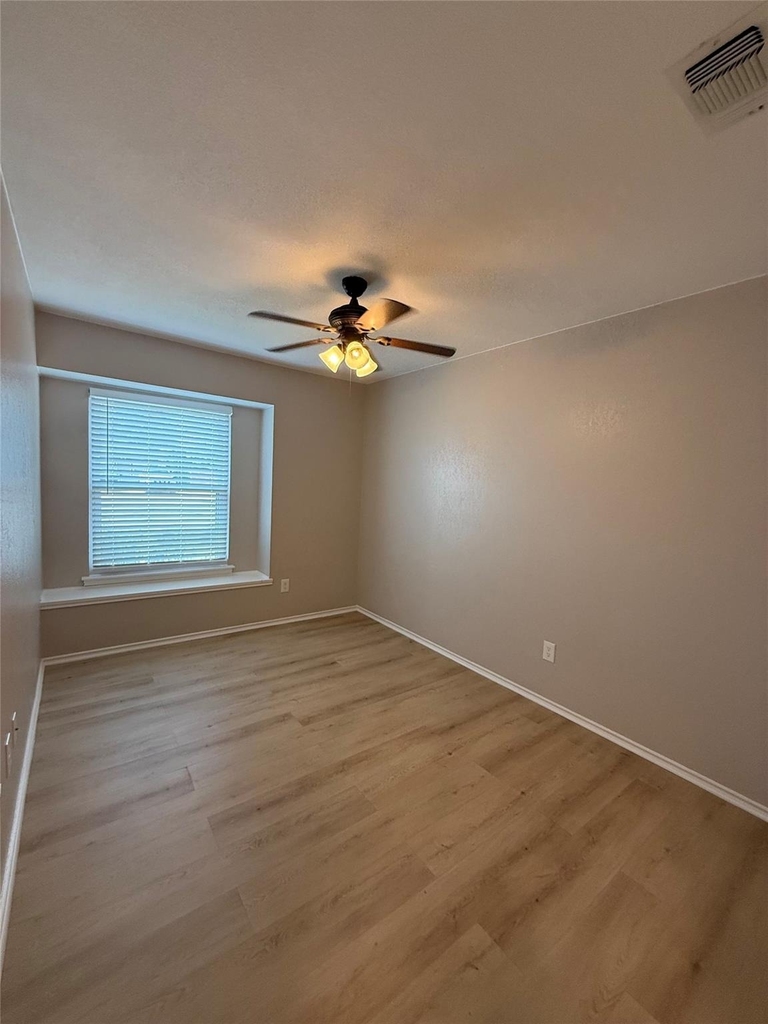 2107 Whispering Dr - Photo 10