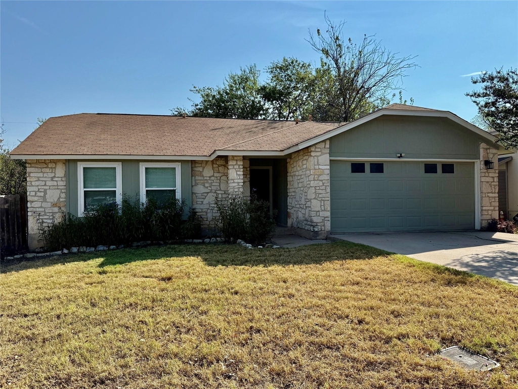 2107 Whispering Dr - Photo 0