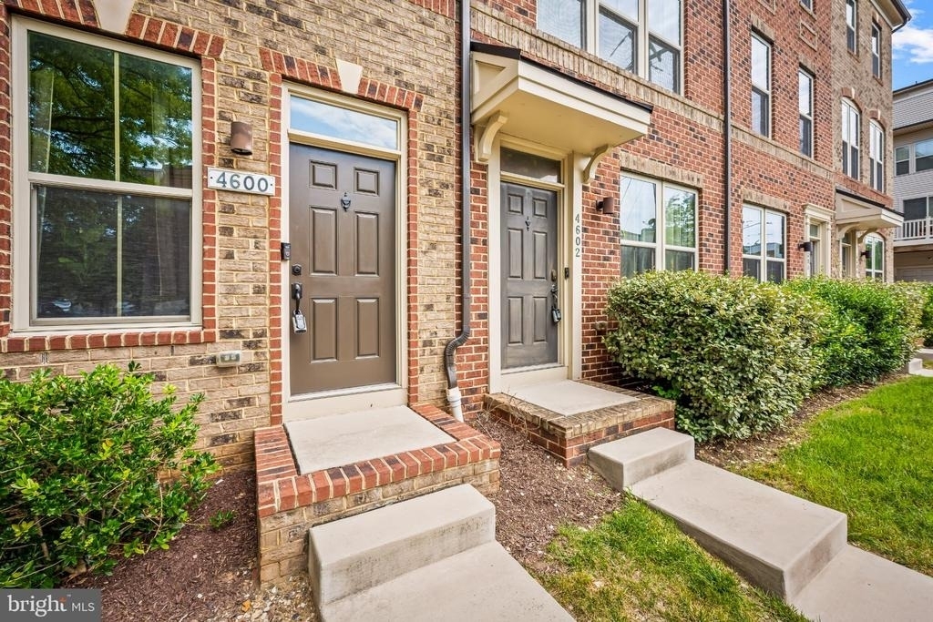 4600 Gough Street - Photo 1