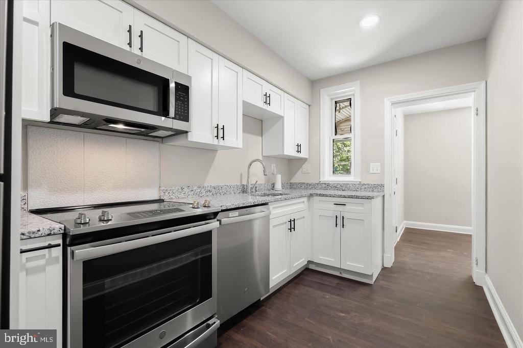 4015 Duvall Avenue - Photo 3