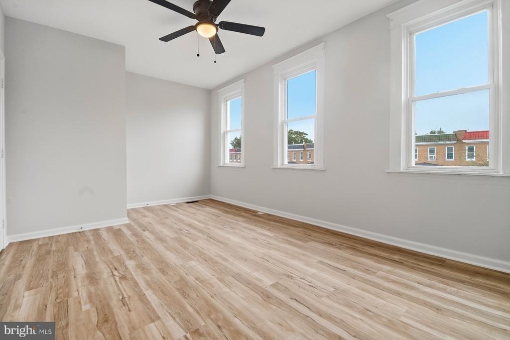 4953 Edgemere Avenue - Photo 16