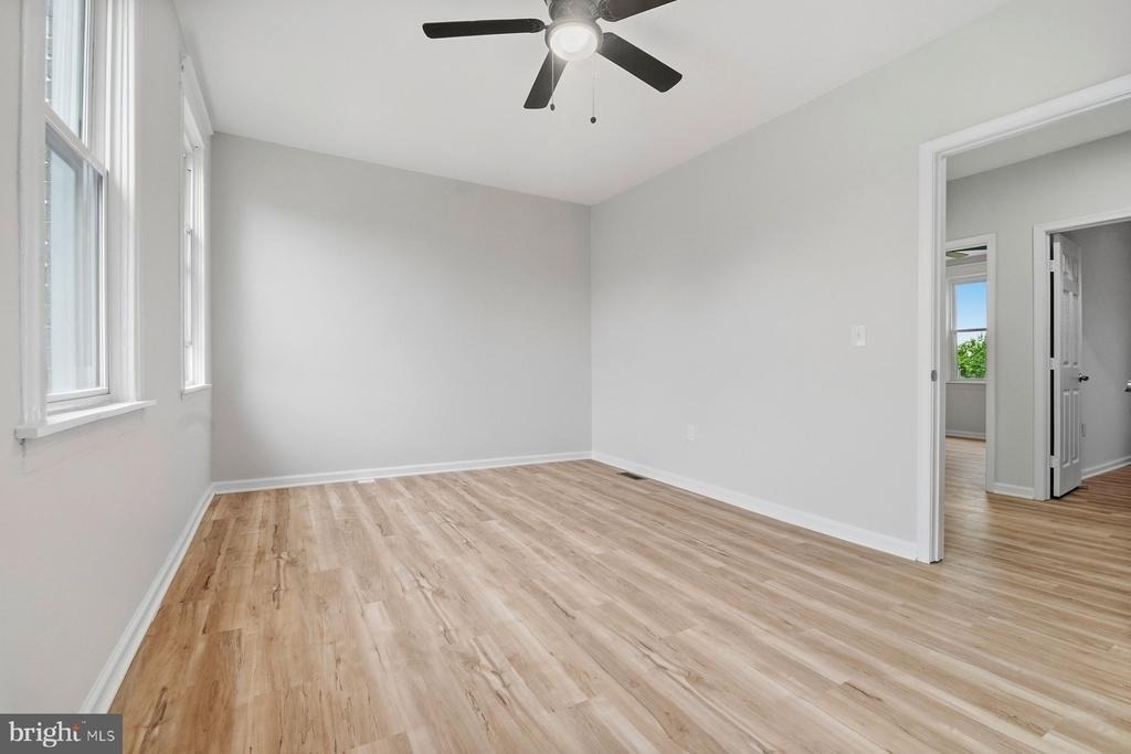4953 Edgemere Avenue - Photo 14