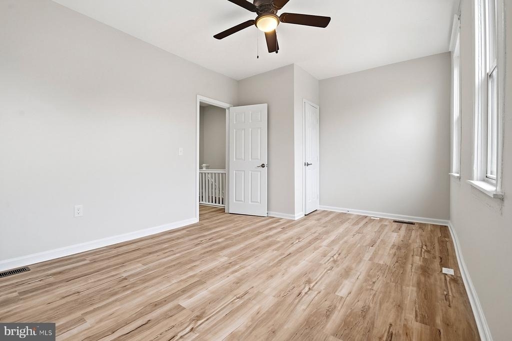 4953 Edgemere Avenue - Photo 15