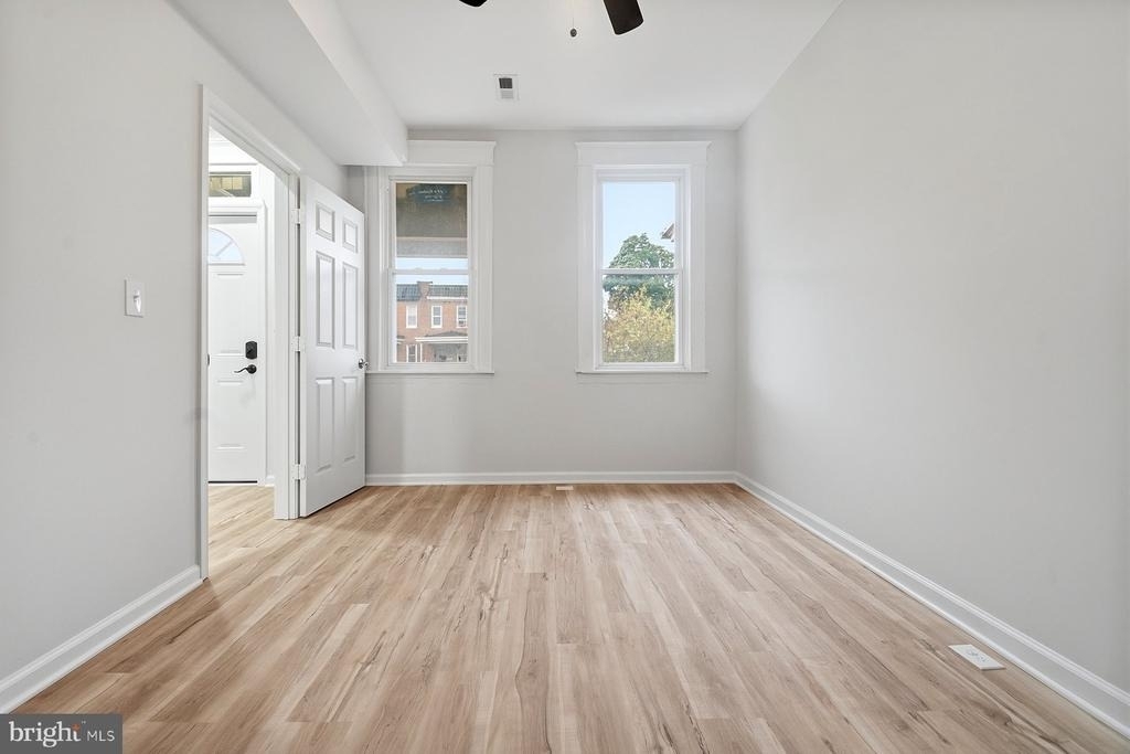 4953 Edgemere Avenue - Photo 6