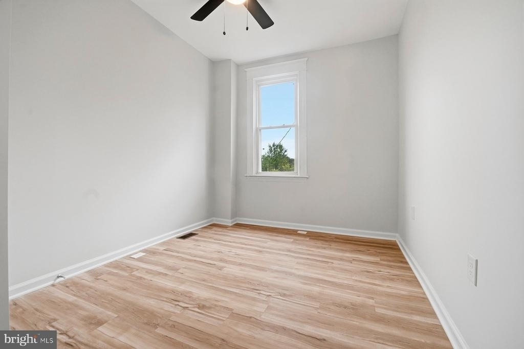 4953 Edgemere Avenue - Photo 23