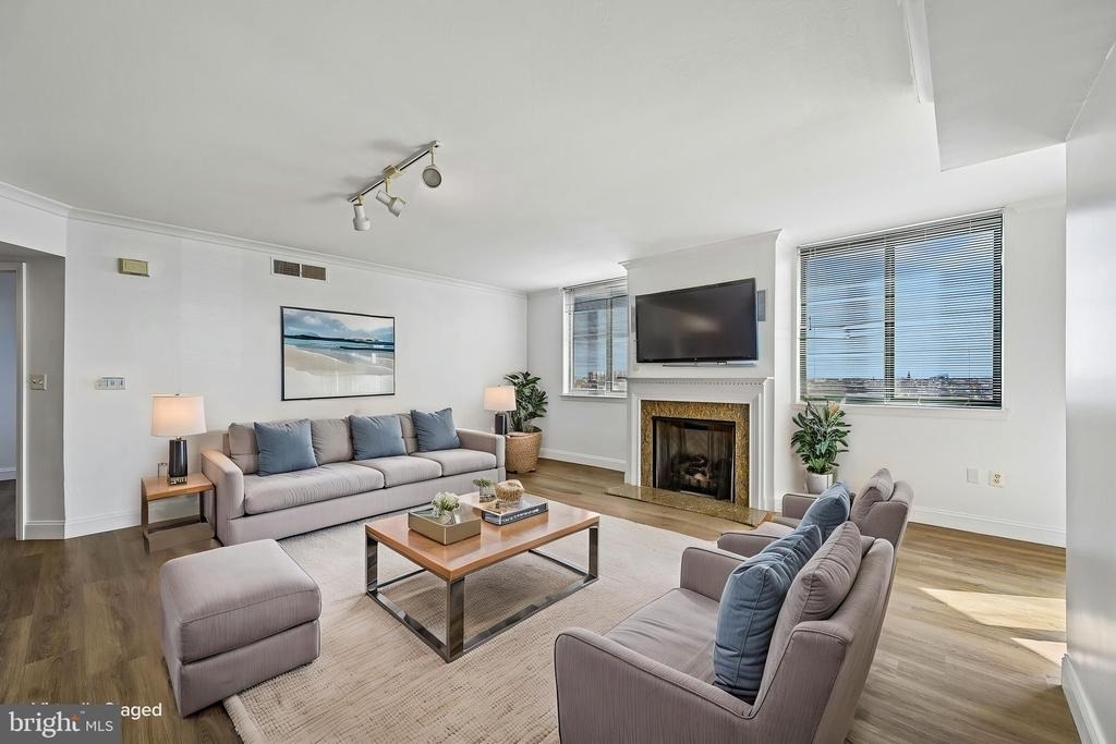 414 Water Street - Photo 2