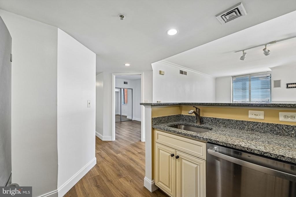 414 Water Street - Photo 8
