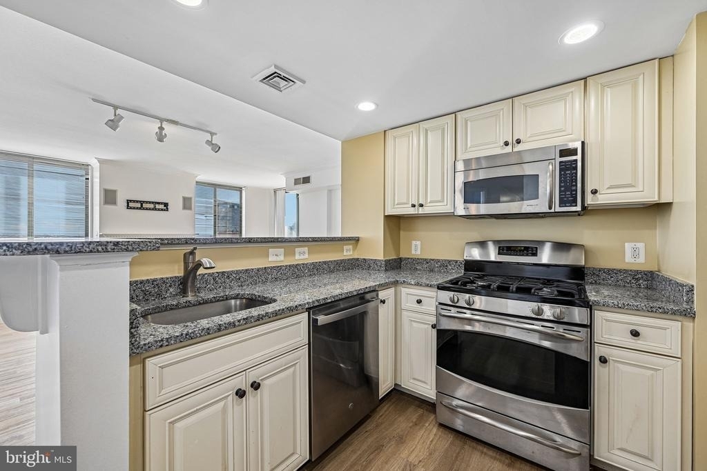 414 Water Street - Photo 7