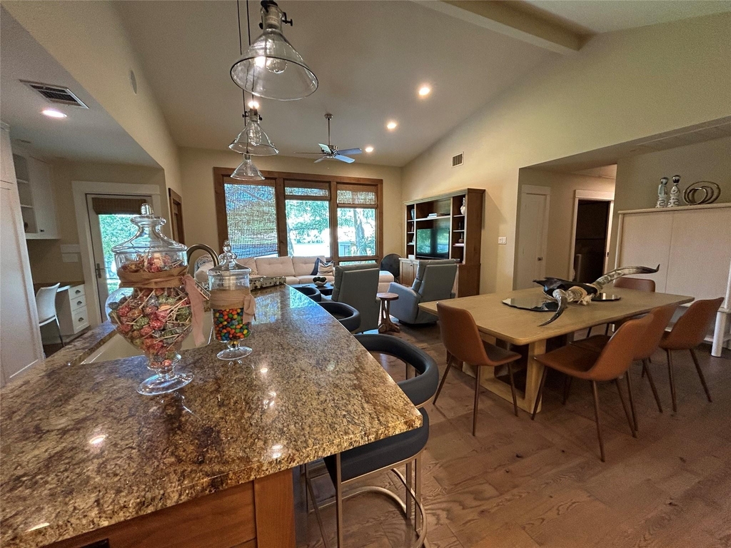 3004 Edgewater Dr - Photo 6