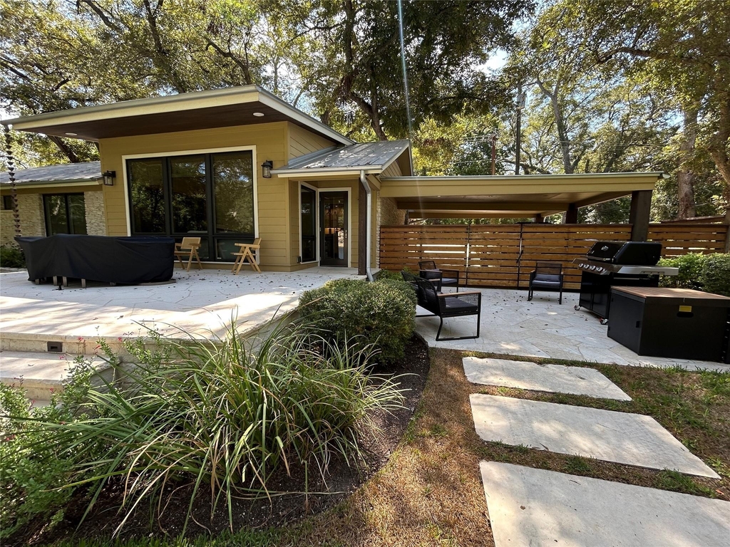 3004 Edgewater Dr - Photo 5