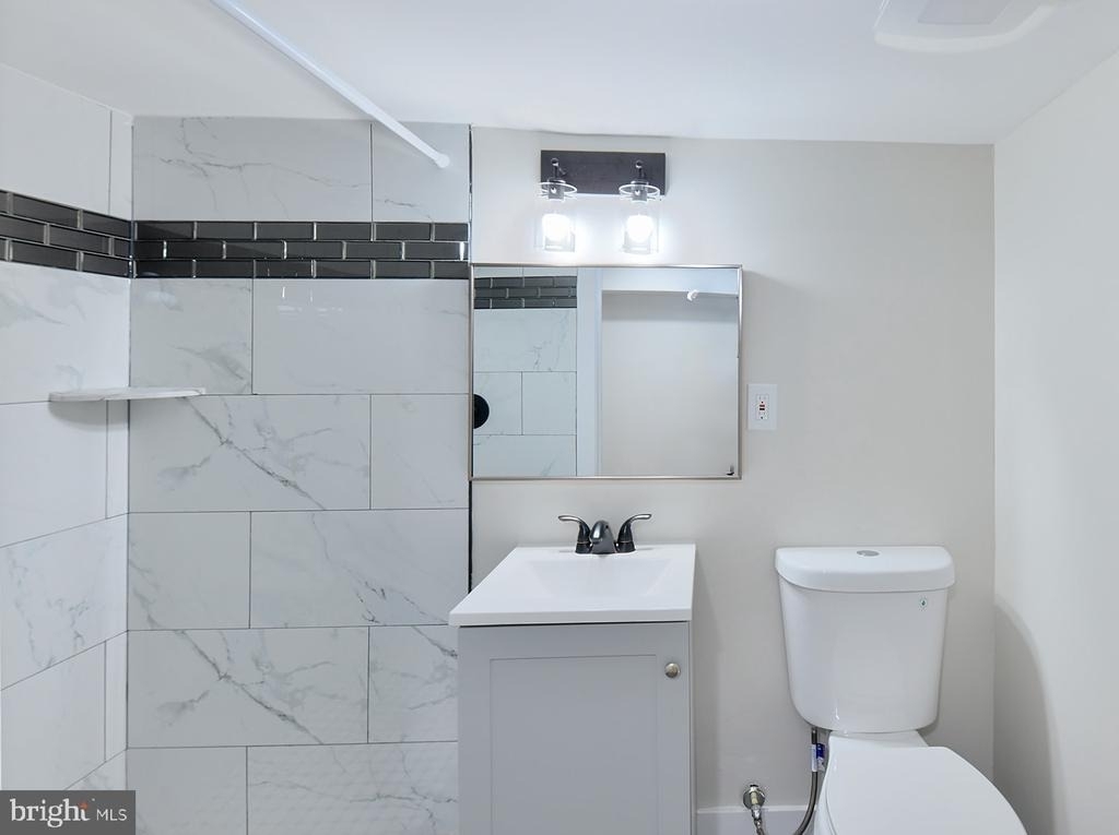 420 E 28th Street - Photo 23
