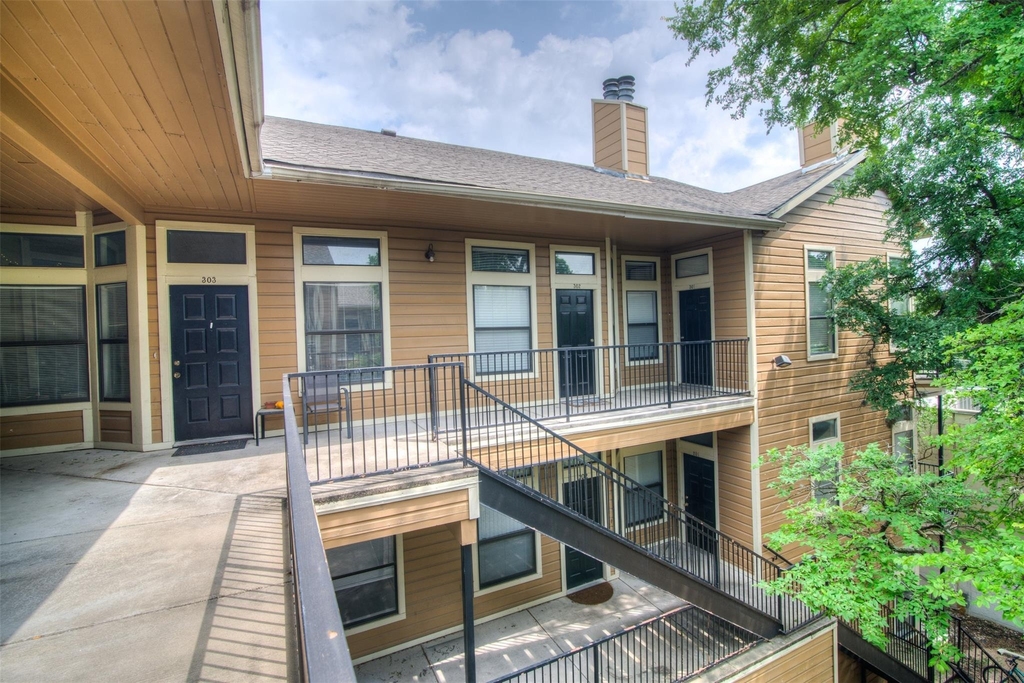 2802 Nueces St - Photo 11