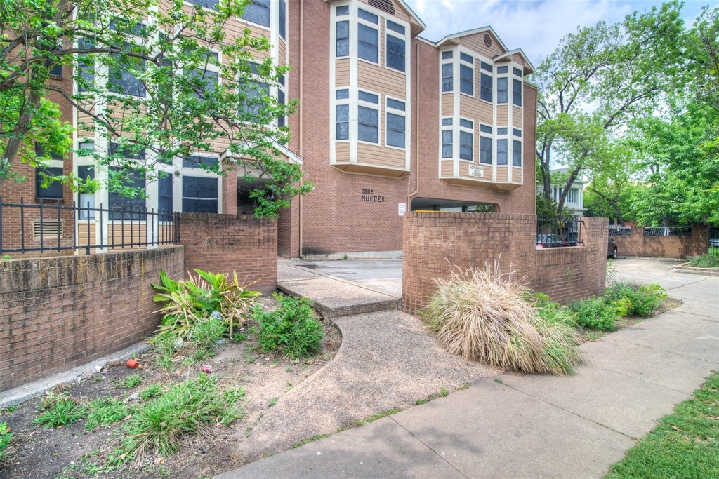 2802 Nueces St - Photo 14