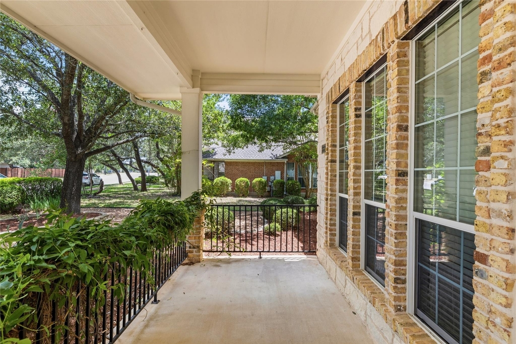 6623 Yaupon Dr - Photo 1
