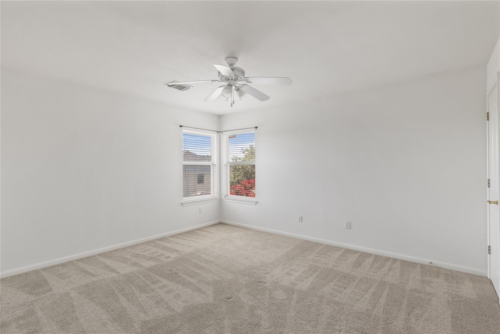 6623 Yaupon Dr - Photo 32
