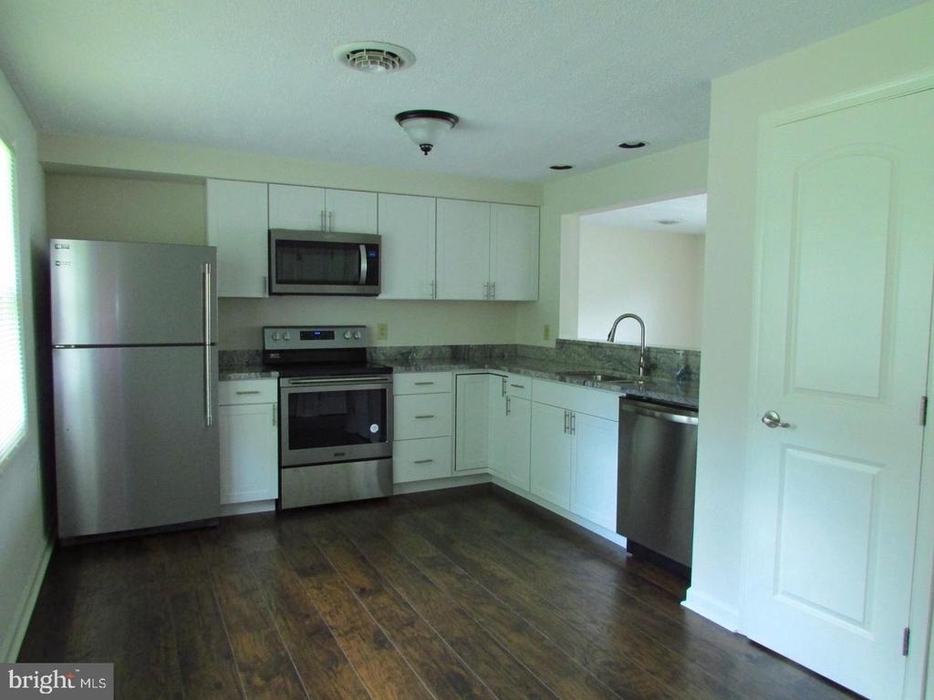 17555 Davis Road - Photo 5