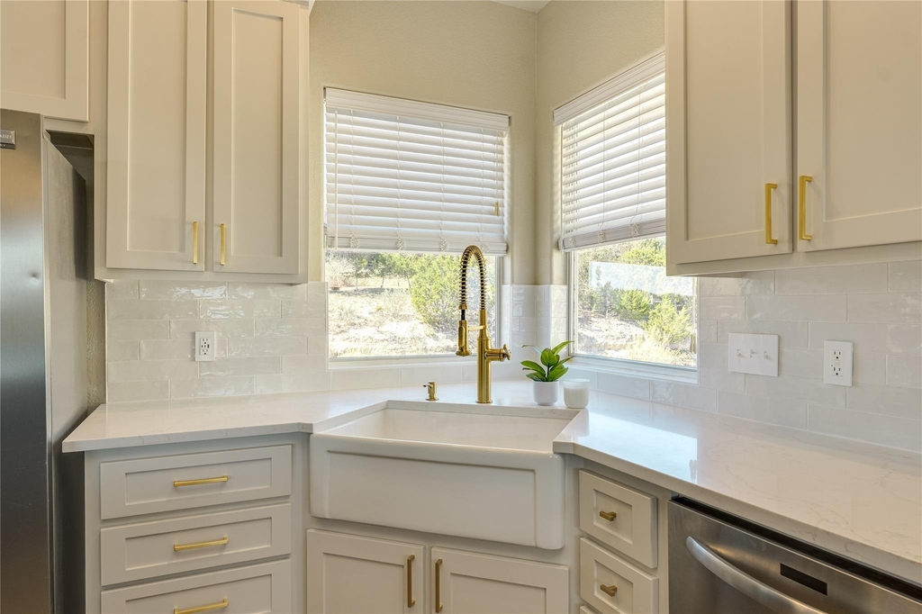 330 Southwind Rd - Photo 11
