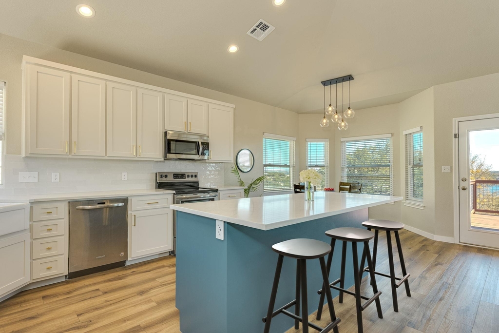 330 Southwind Rd - Photo 1