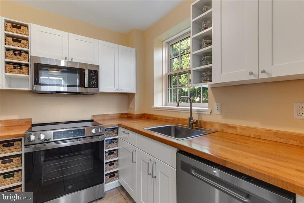 3711 39th Street Nw - Photo 10