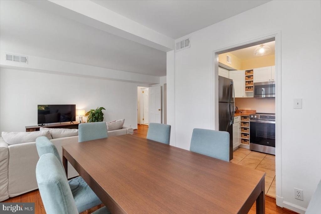 3711 39th Street Nw - Photo 2