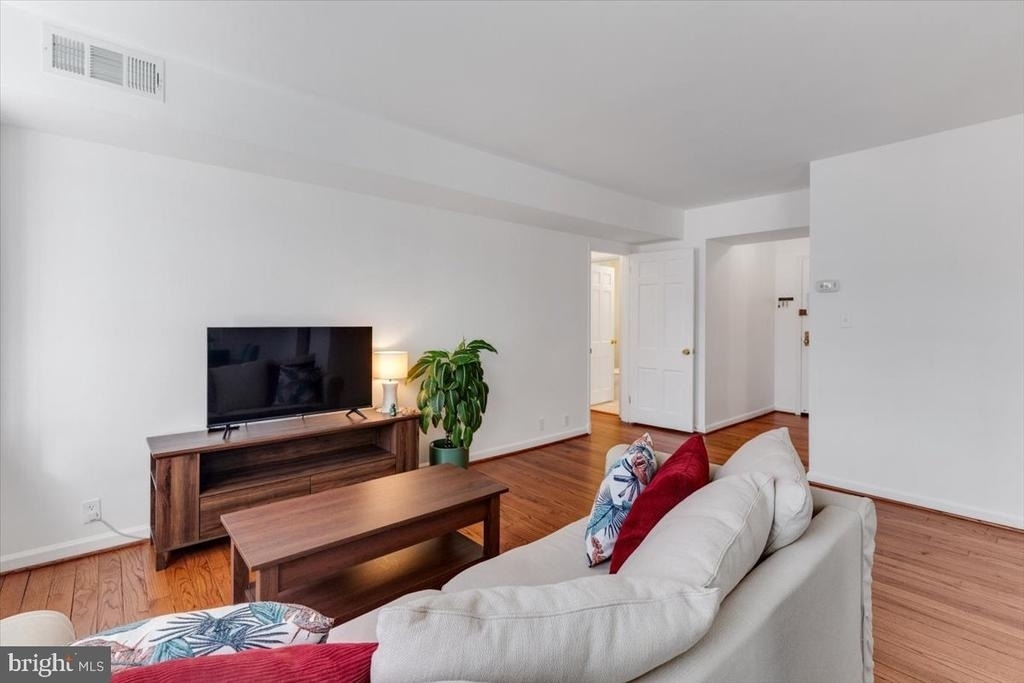 3711 39th Street Nw - Photo 5