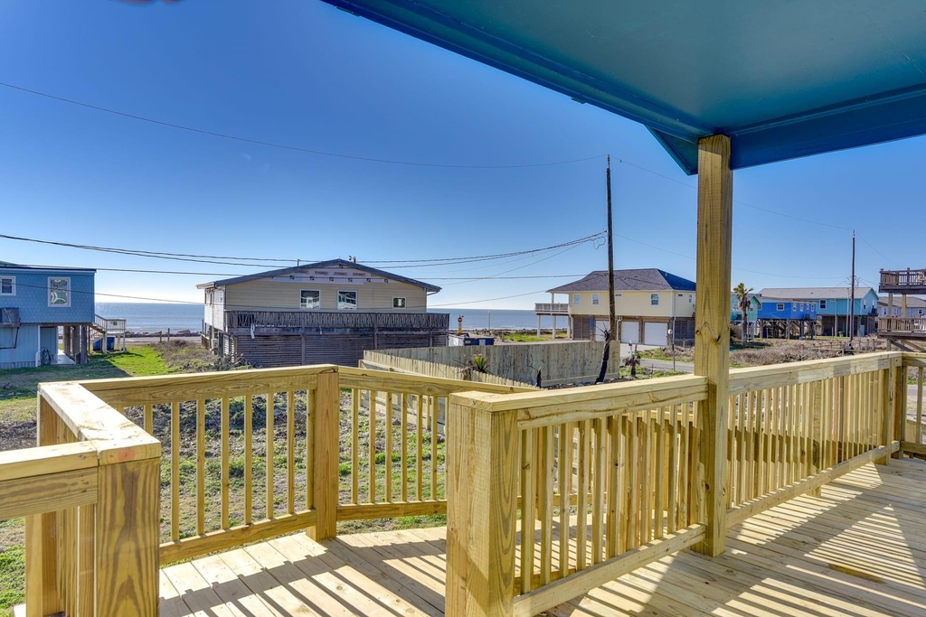 415 Seashell Dr - Photo 2