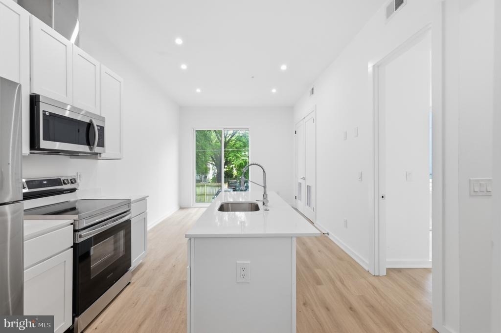 710 Kennedy Street Nw - Photo 3