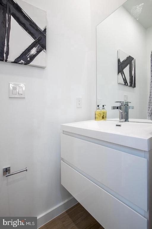 808 13th Street Ne - Photo 10