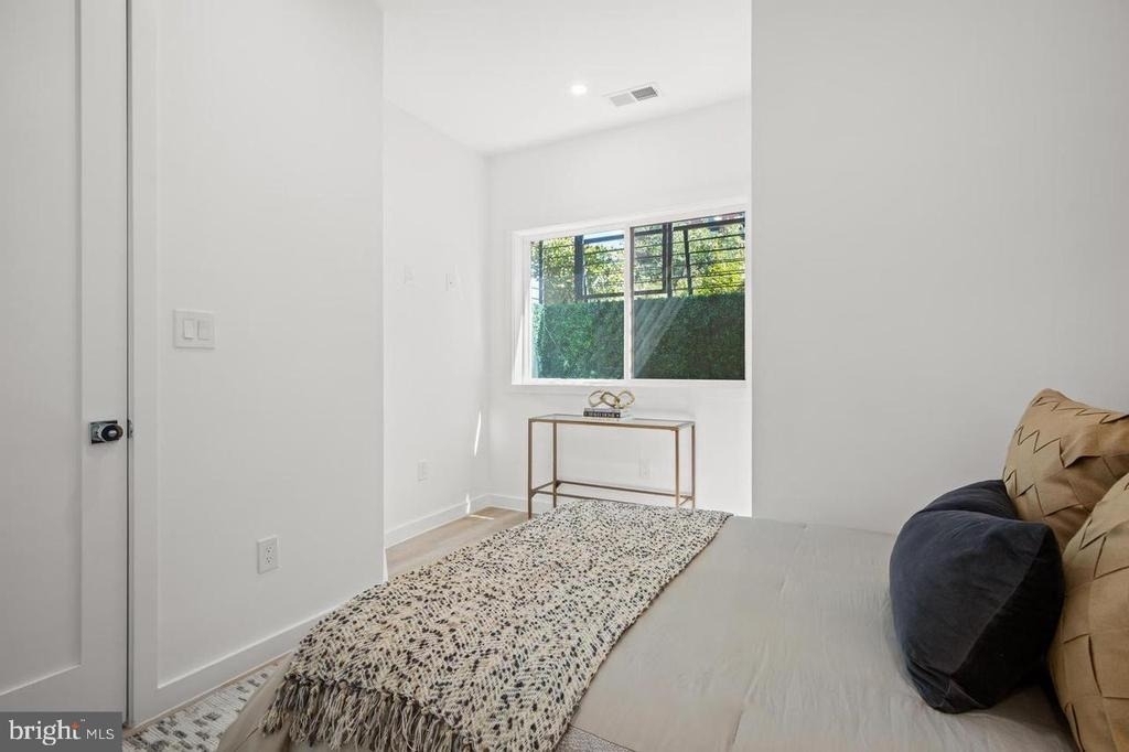808 13th Street Ne - Photo 13