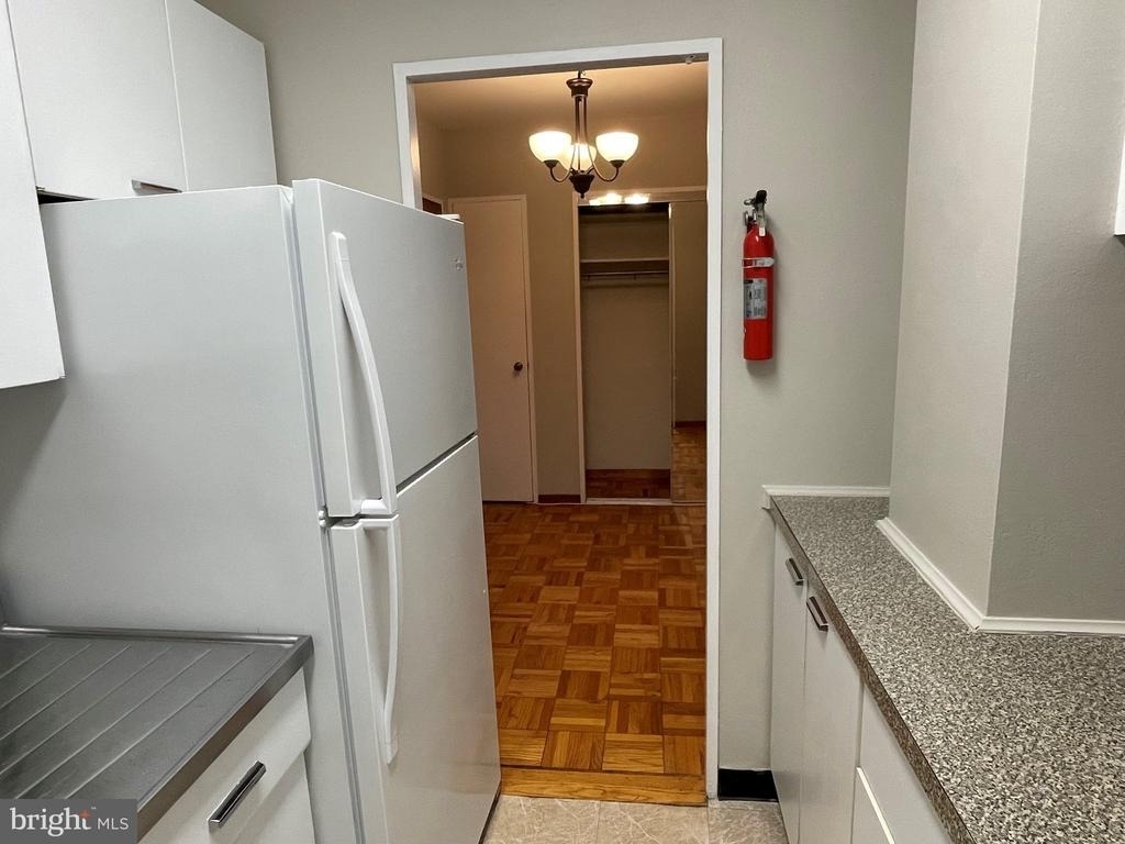 2475 Virginia Avenue Nw - Photo 11