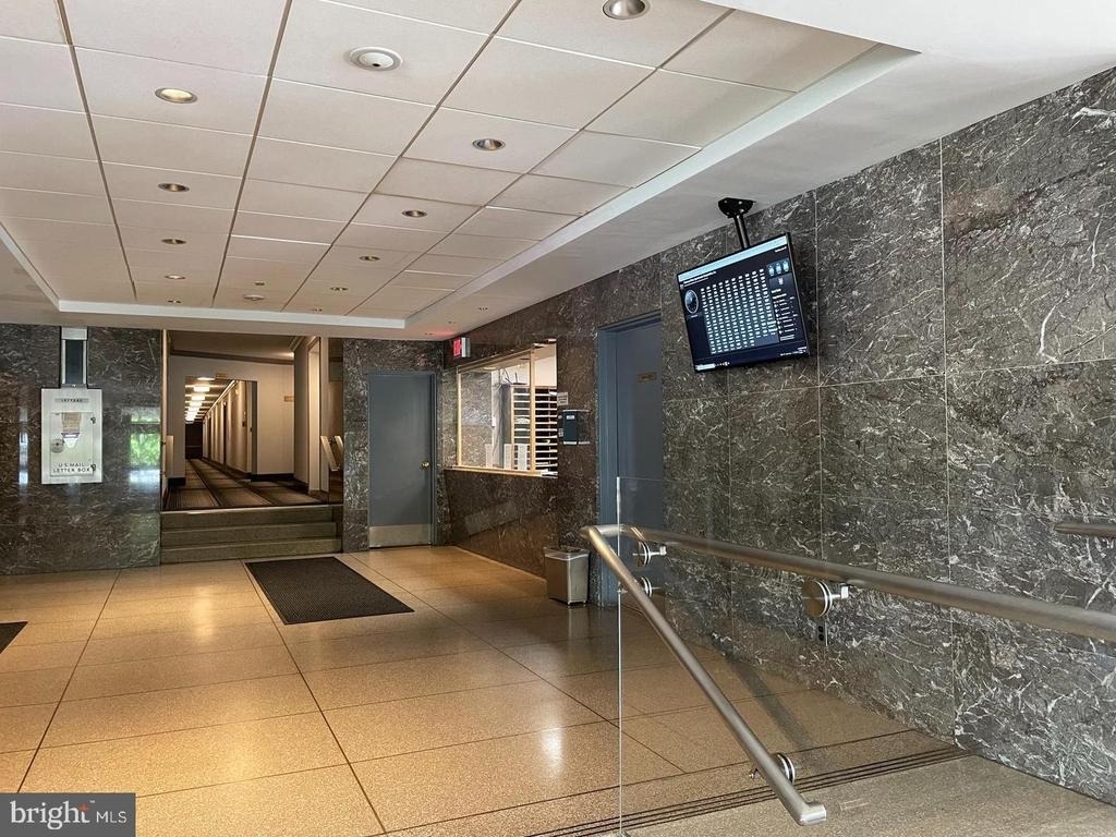 2475 Virginia Avenue Nw - Photo 2