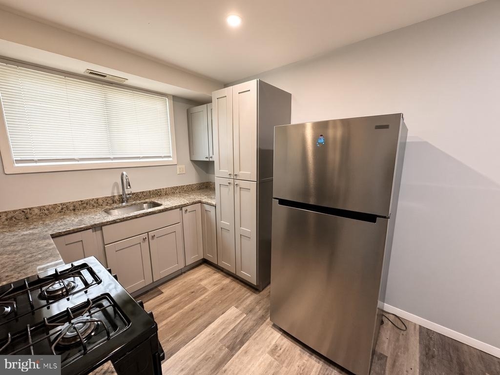 708 Alabama Avenue Se - Photo 8