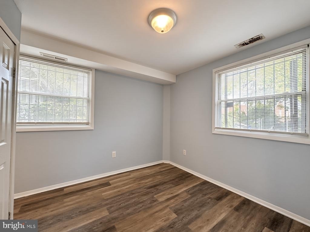 708 Alabama Avenue Se - Photo 12