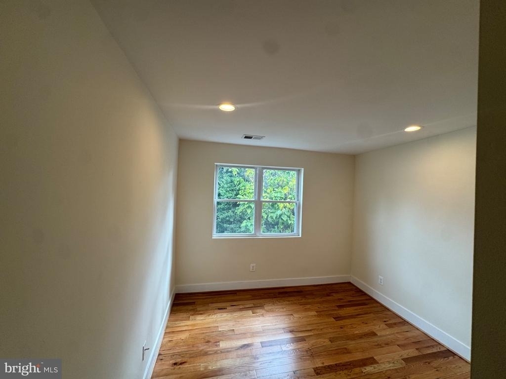 847 48th Street Ne - Photo 24