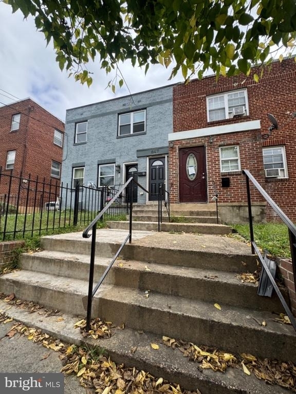 847 48th Street Ne - Photo 0