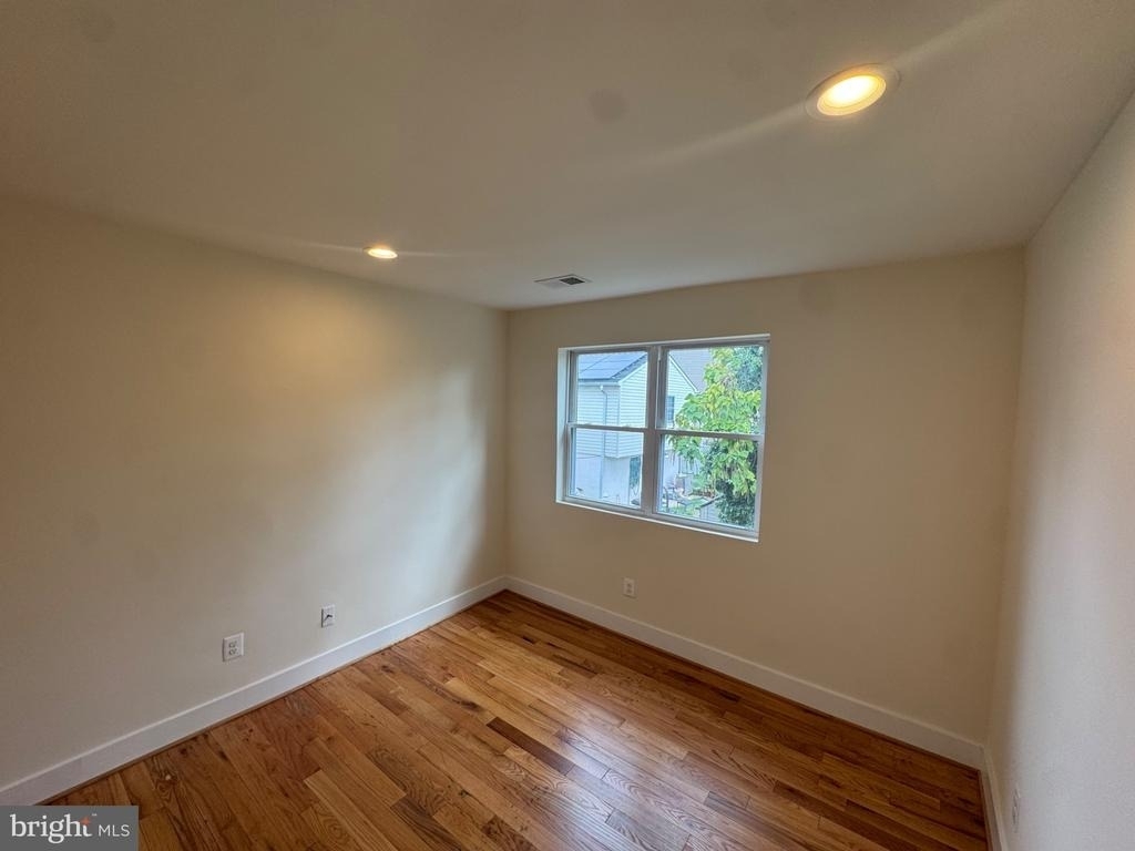 847 48th Street Ne - Photo 29