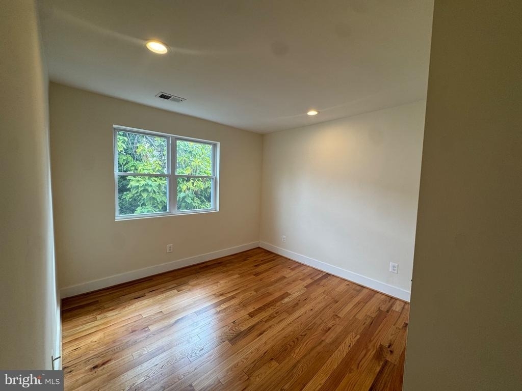 847 48th Street Ne - Photo 23